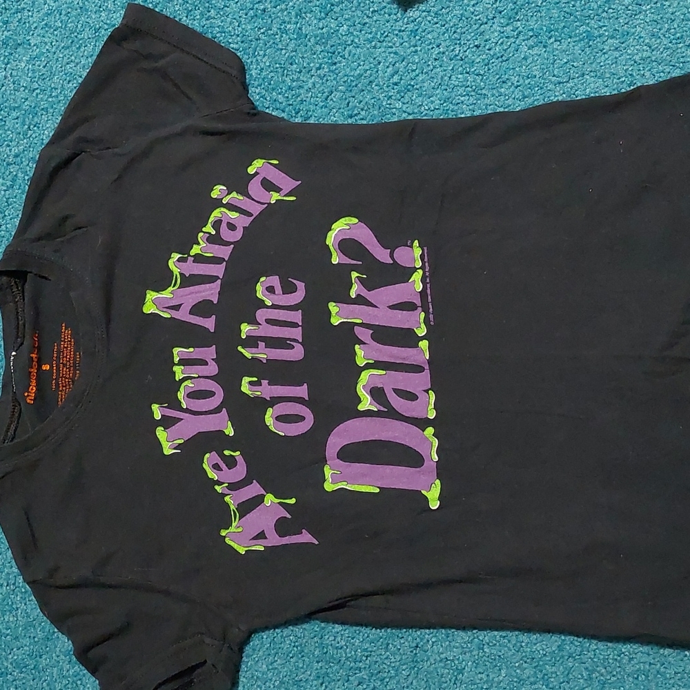 Are You Afraid of the Dark? Slime covered T-shirt Size Small